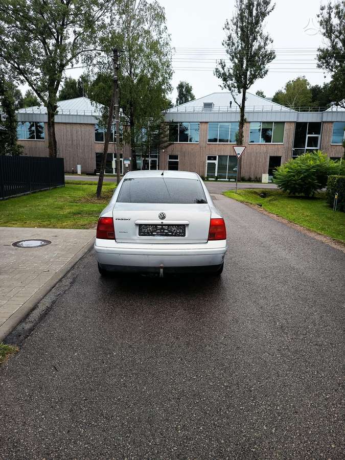 Volkswagen Passat - 5