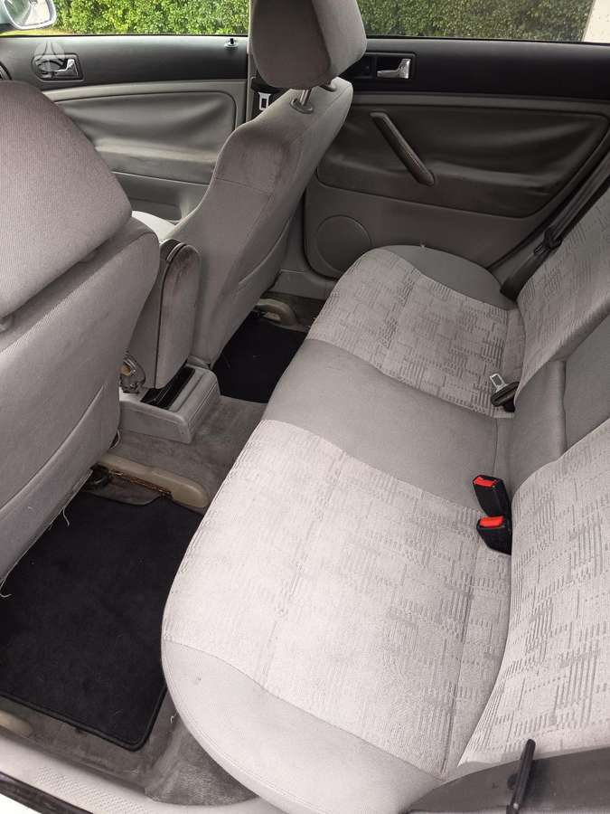 Volkswagen Passat - 9
