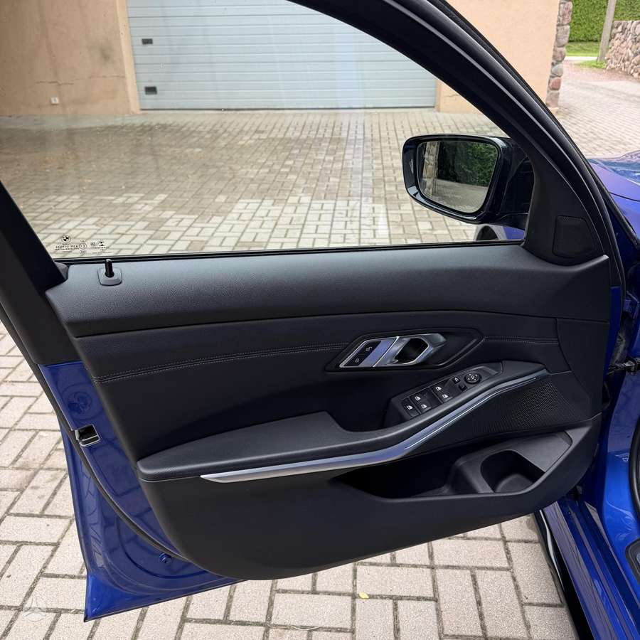 BMW 320, 2.0 l., Седан