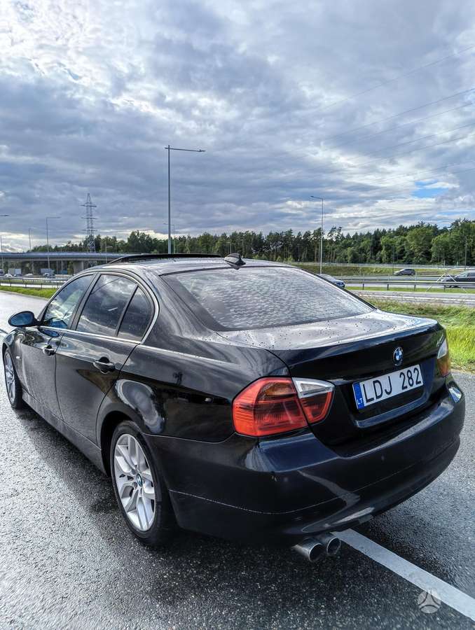 BMW 330, 3.0 l., Седан