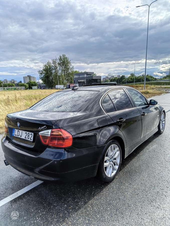 BMW 330, 3.0 l., Седан
