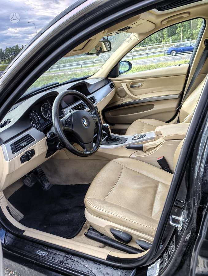 BMW 330, 3.0 l., Седан