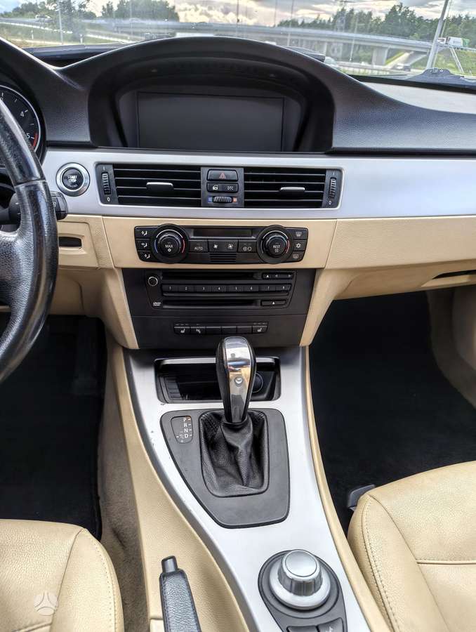 BMW 330, 3.0 l., Седан