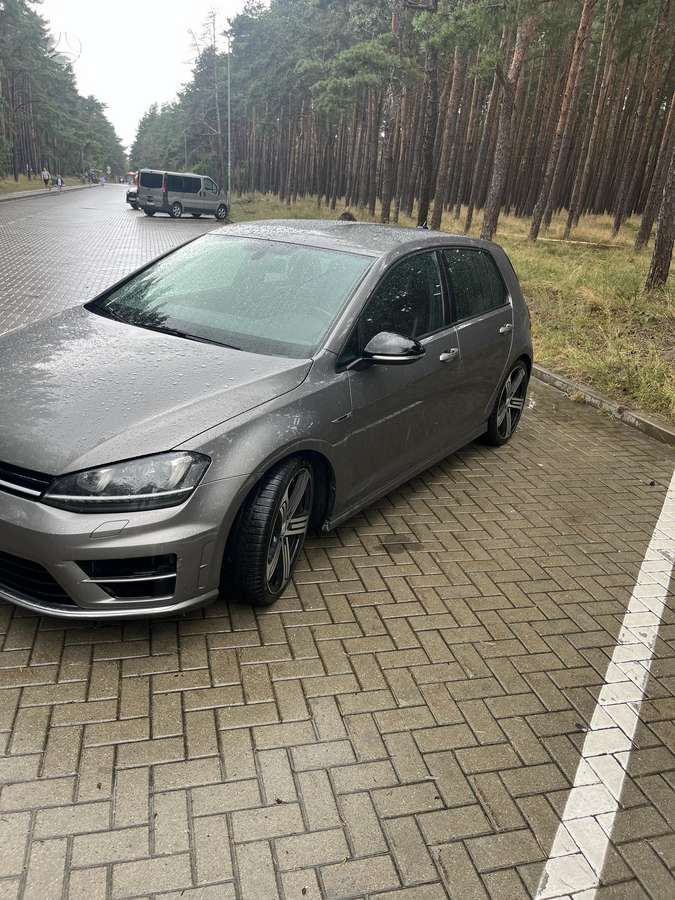 Volkswagen Golf - 3