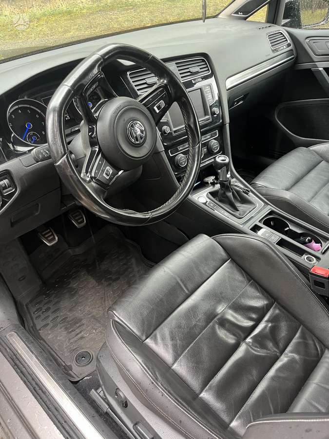 Volkswagen Golf - 4