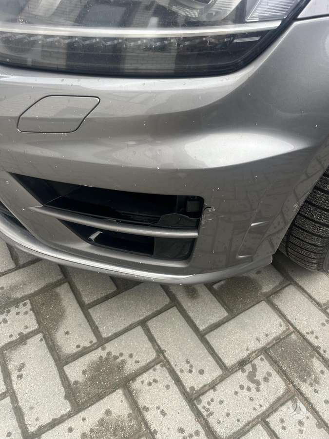 Volkswagen Golf - 5