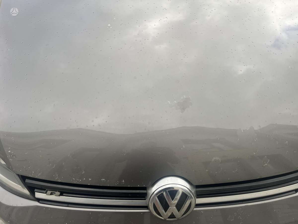 Volkswagen Golf - 6