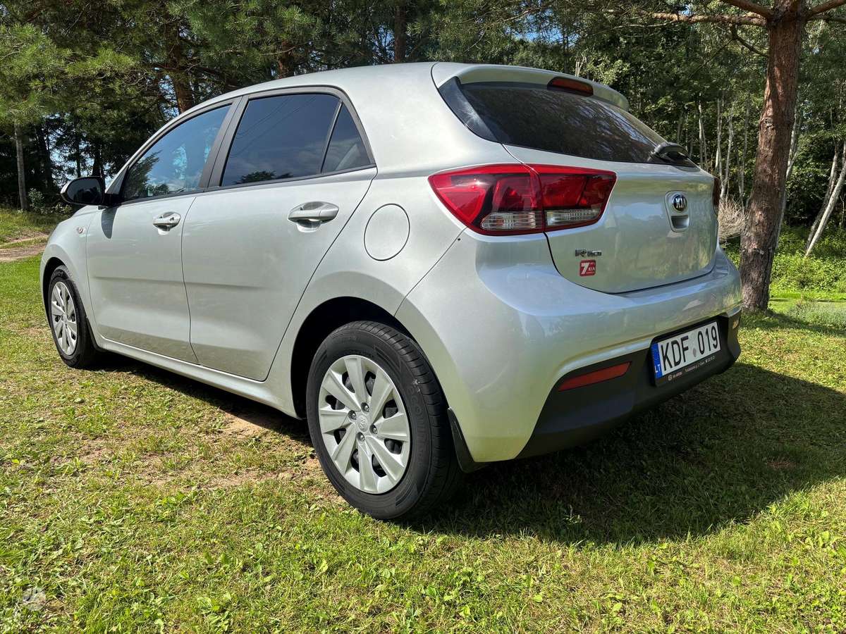 Kia Rio, 1.3 l., Хэтчбек