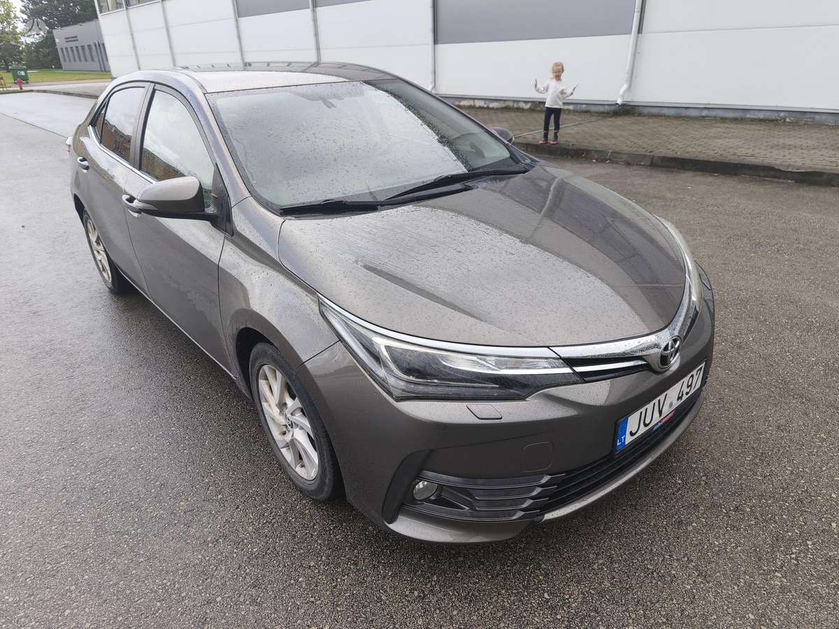 Toyota Corolla - 1