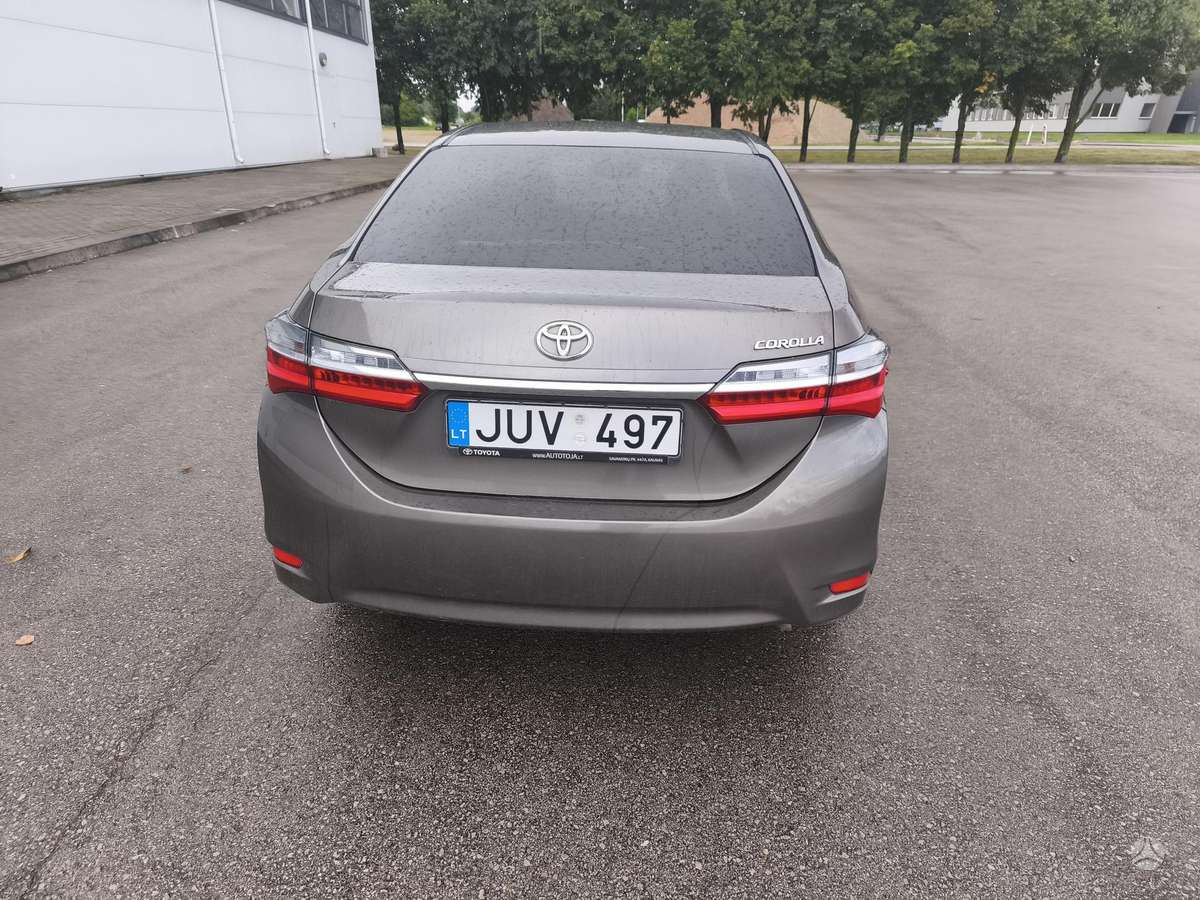 Toyota Corolla - 5