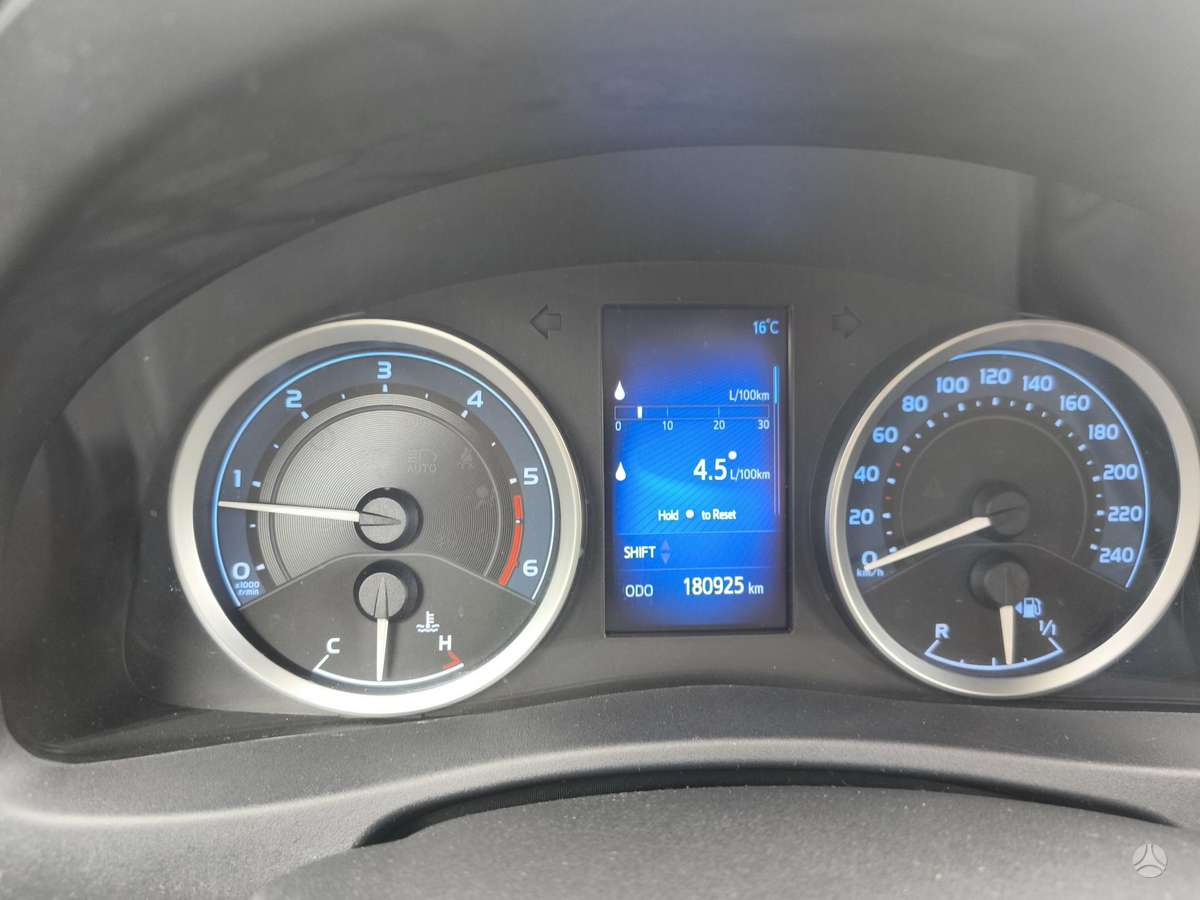 Toyota Corolla, 1.4 l., Седан