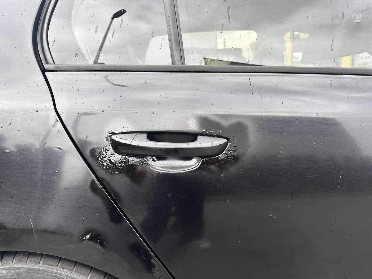Volkswagen Golf - 12