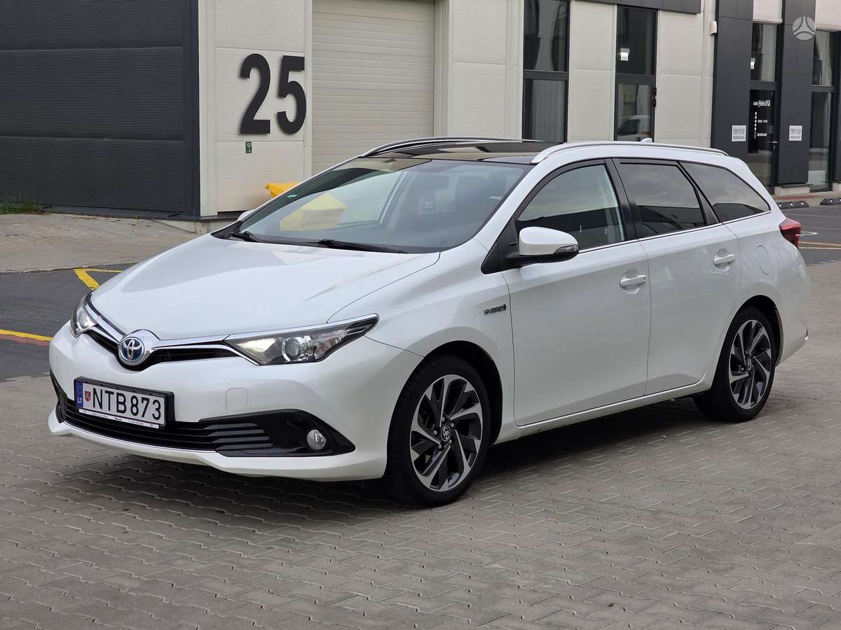 Toyota Auris - 1