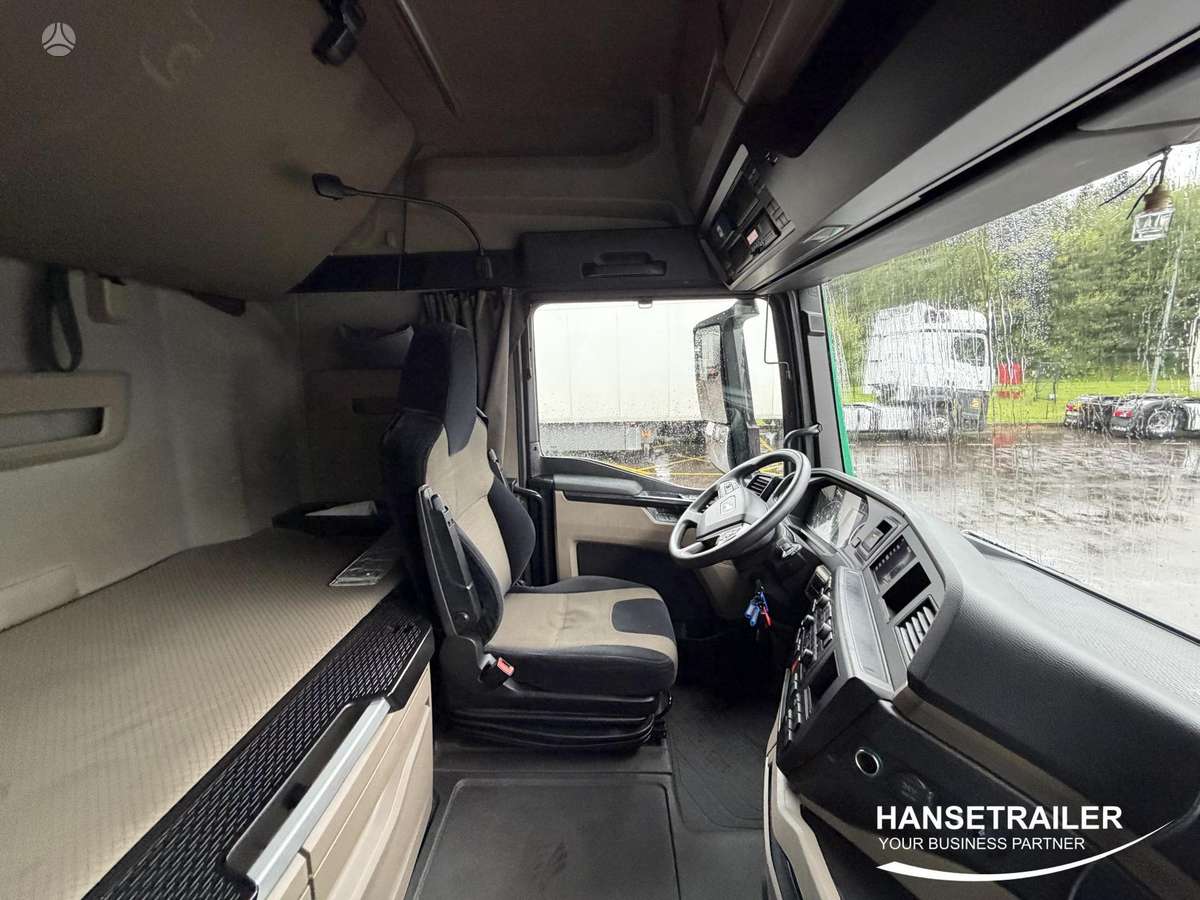 MAN TGX 18.470 Mega Low Deck, double sleeper