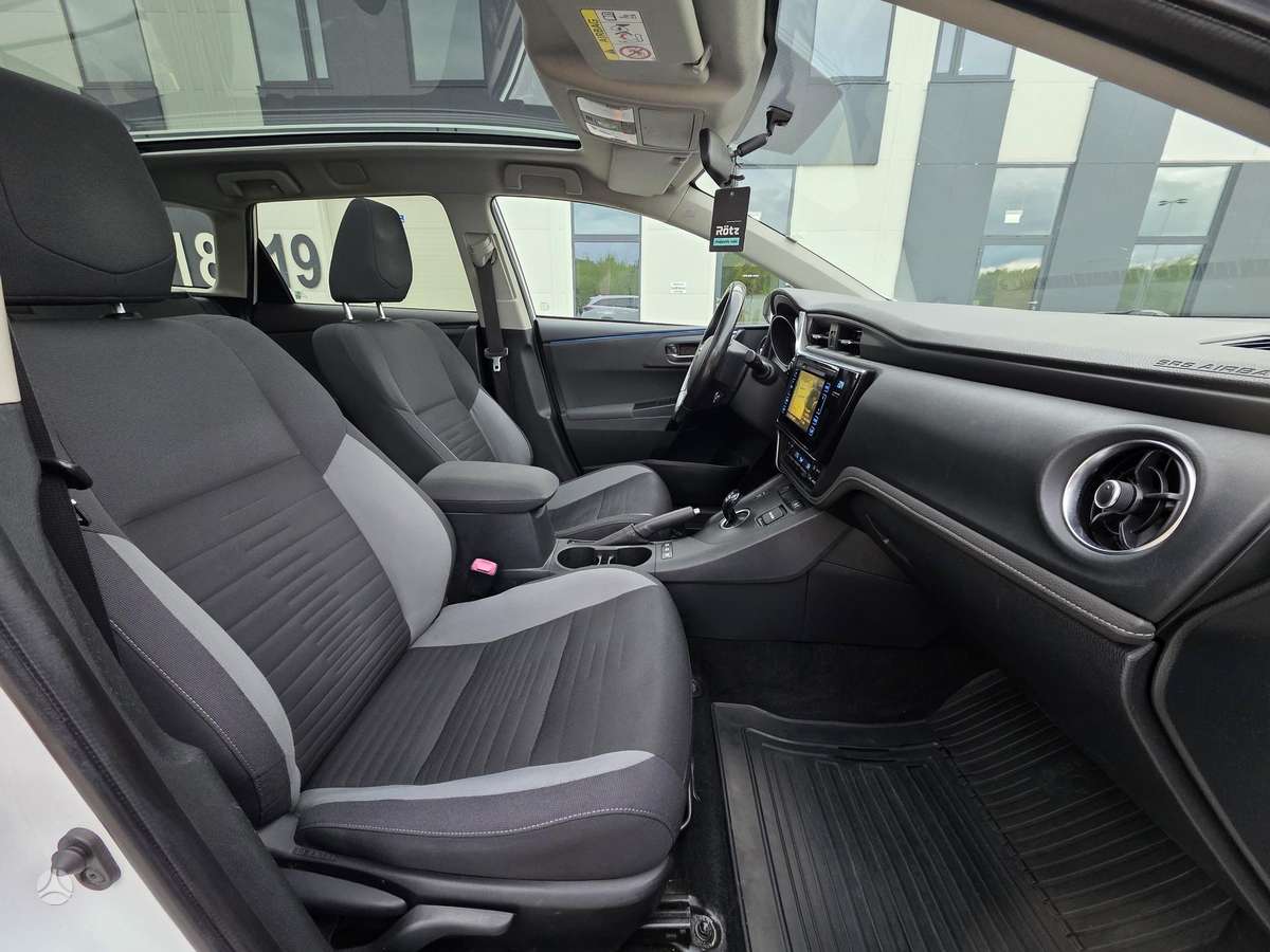Toyota Auris - 11