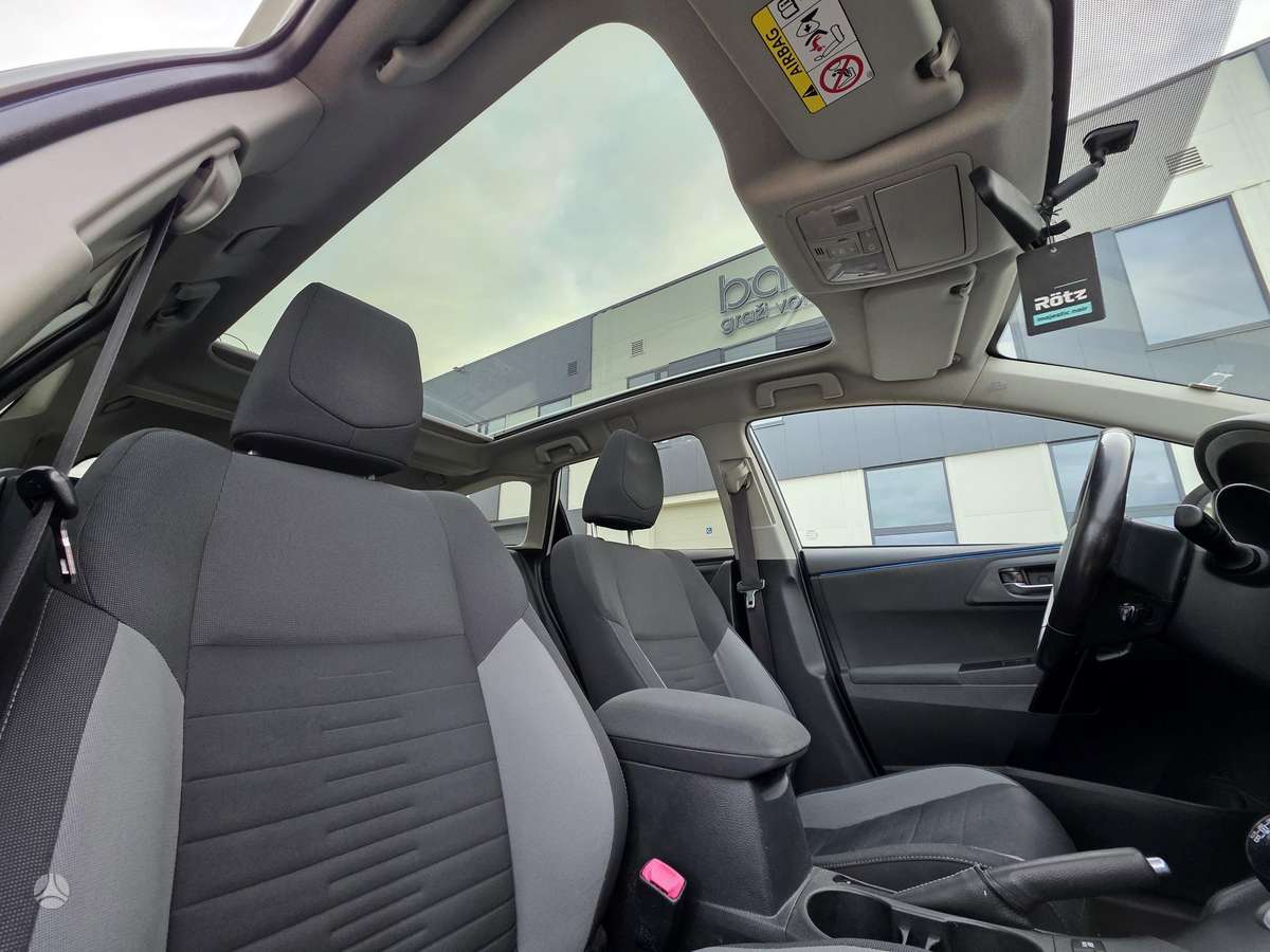 Toyota Auris - 12