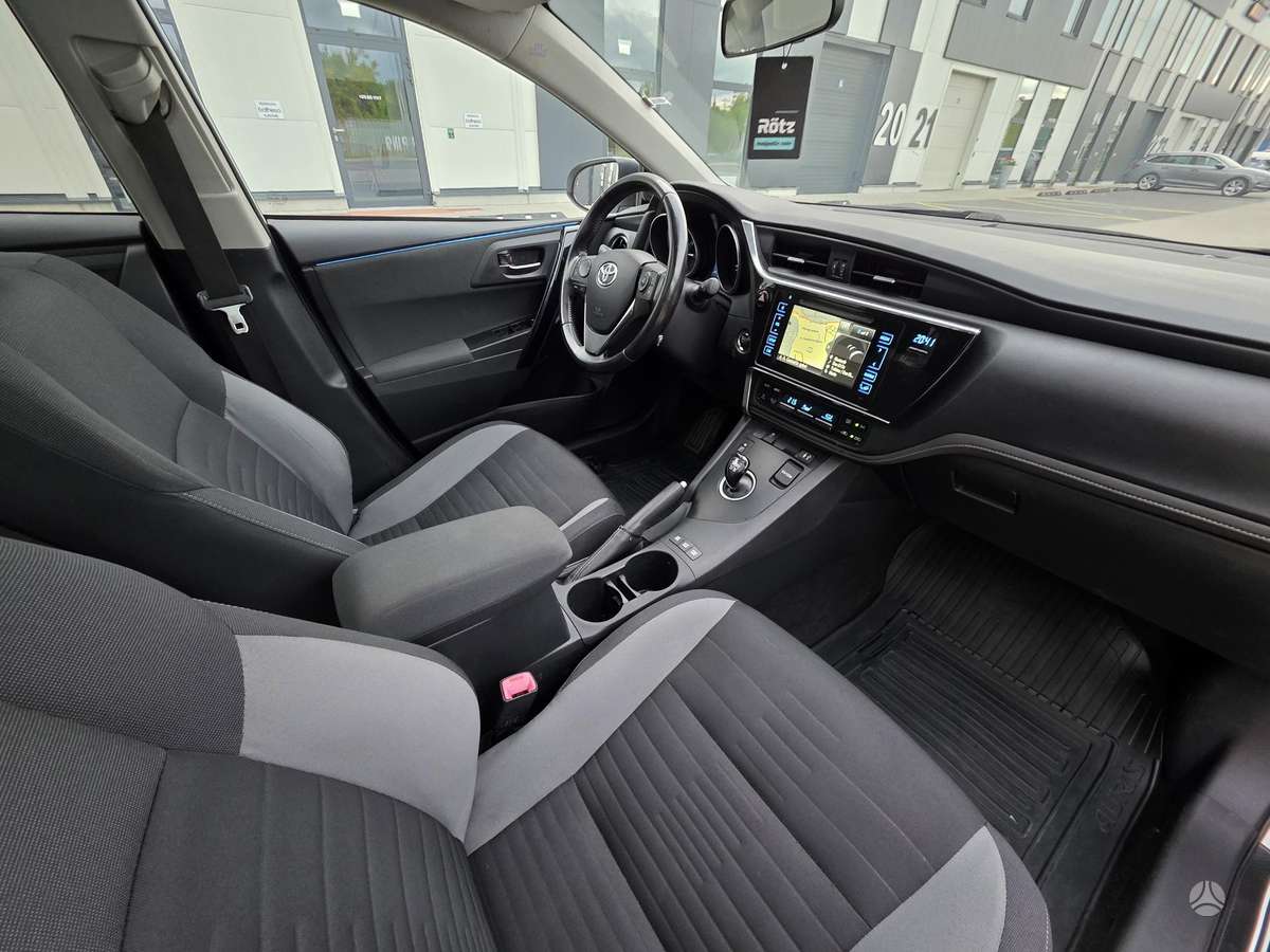 Toyota Auris - 10