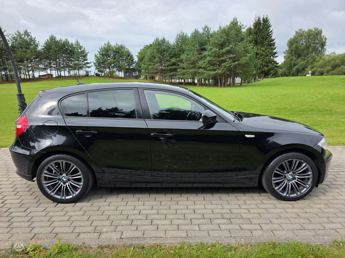 BMW 118, 2.0 l., hatchback