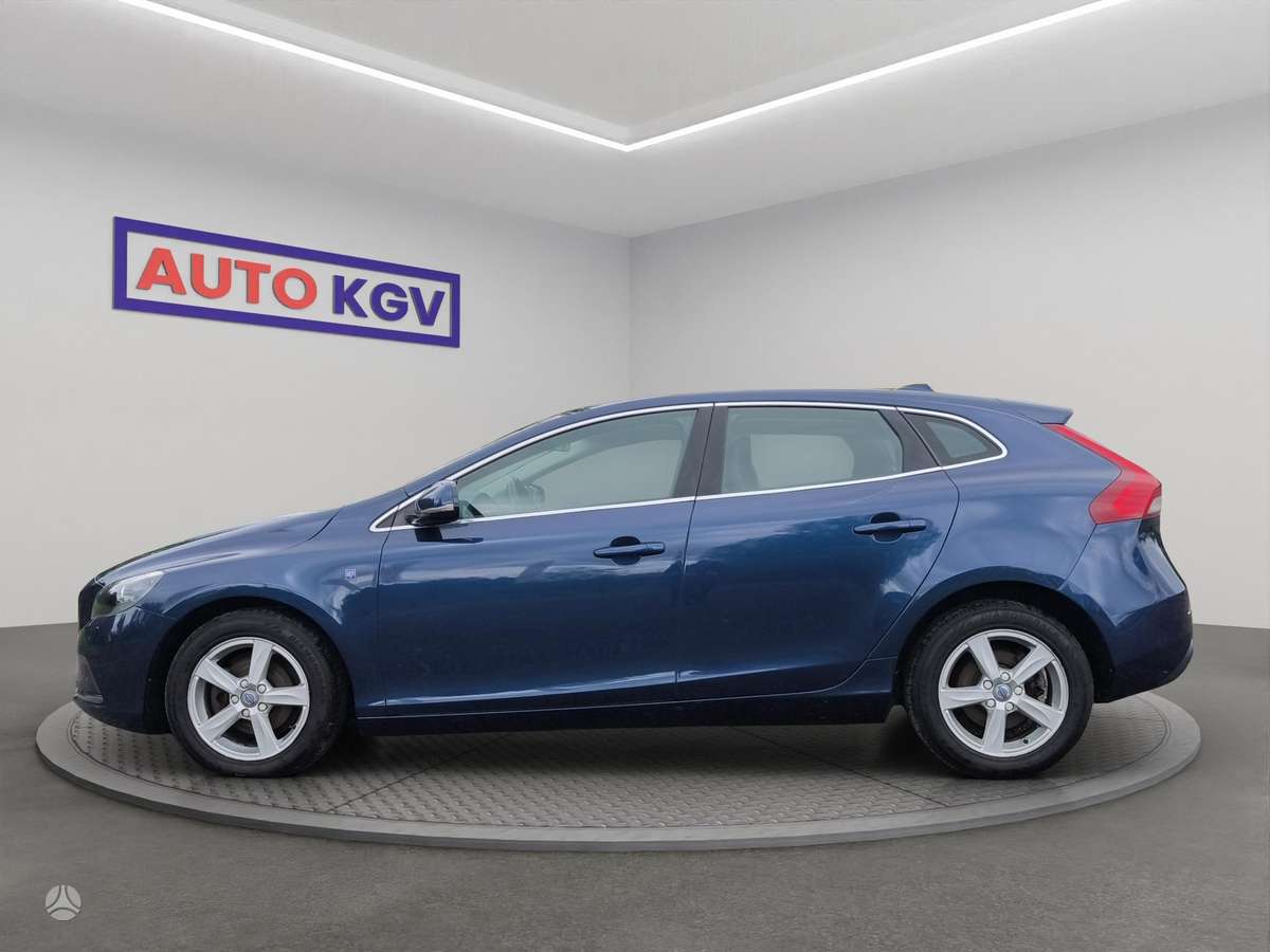Volvo V40, 2.0 l., Хэтчбек