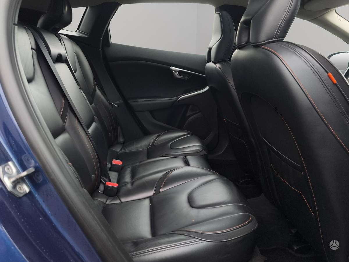 Volvo V40, 2.0 l., hatchback