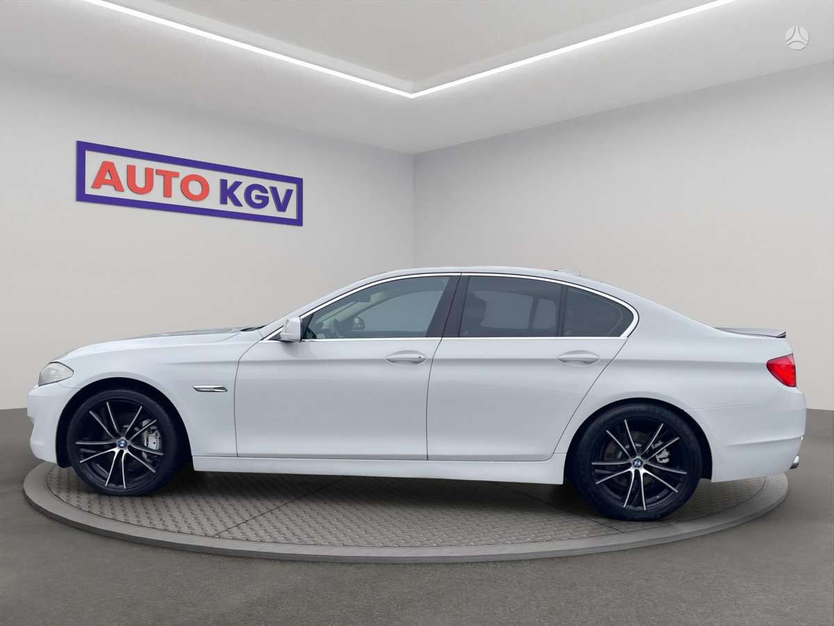 BMW 525, 3.0 l., Седан