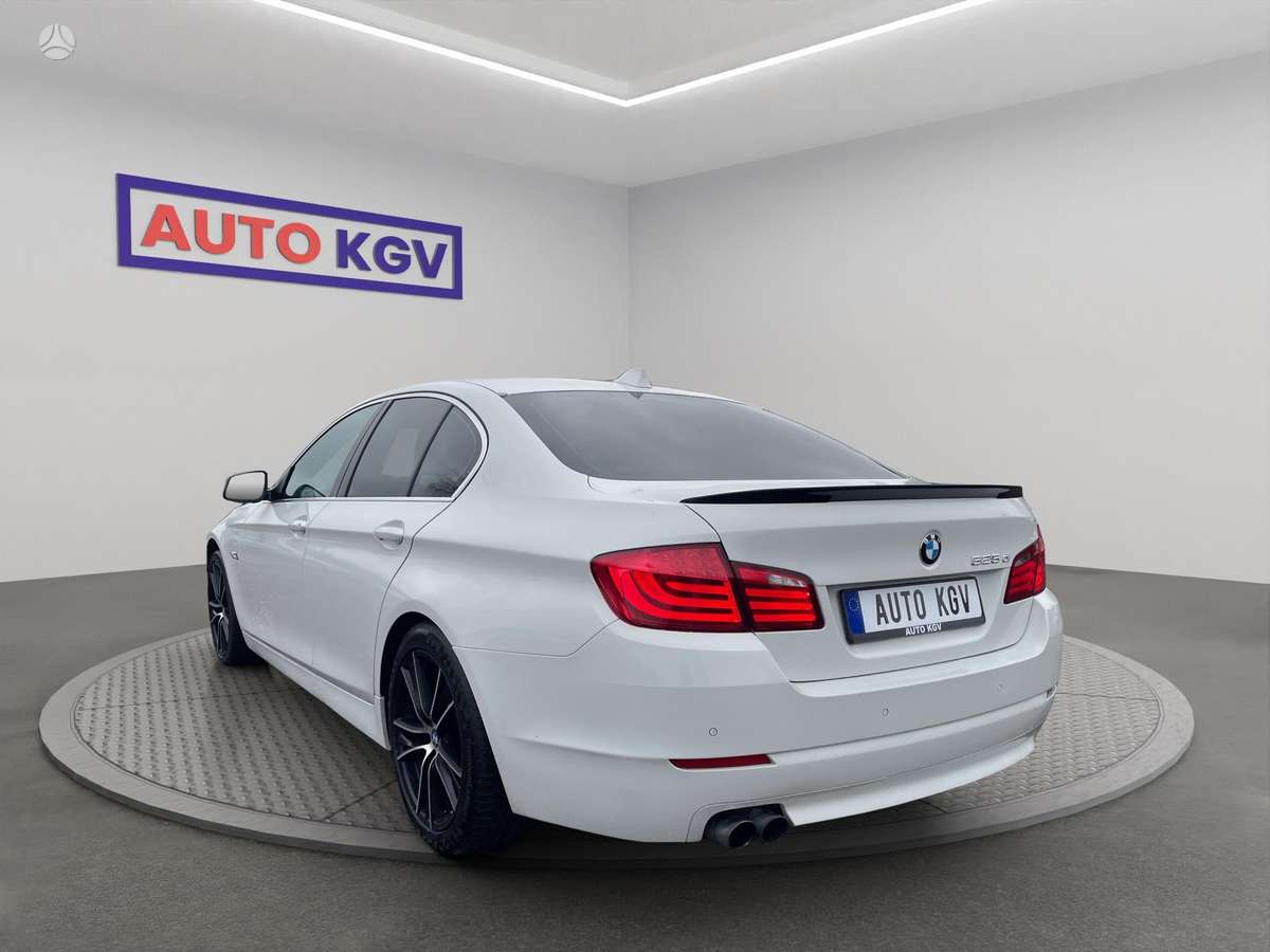 BMW 525, 3.0 l., Седан