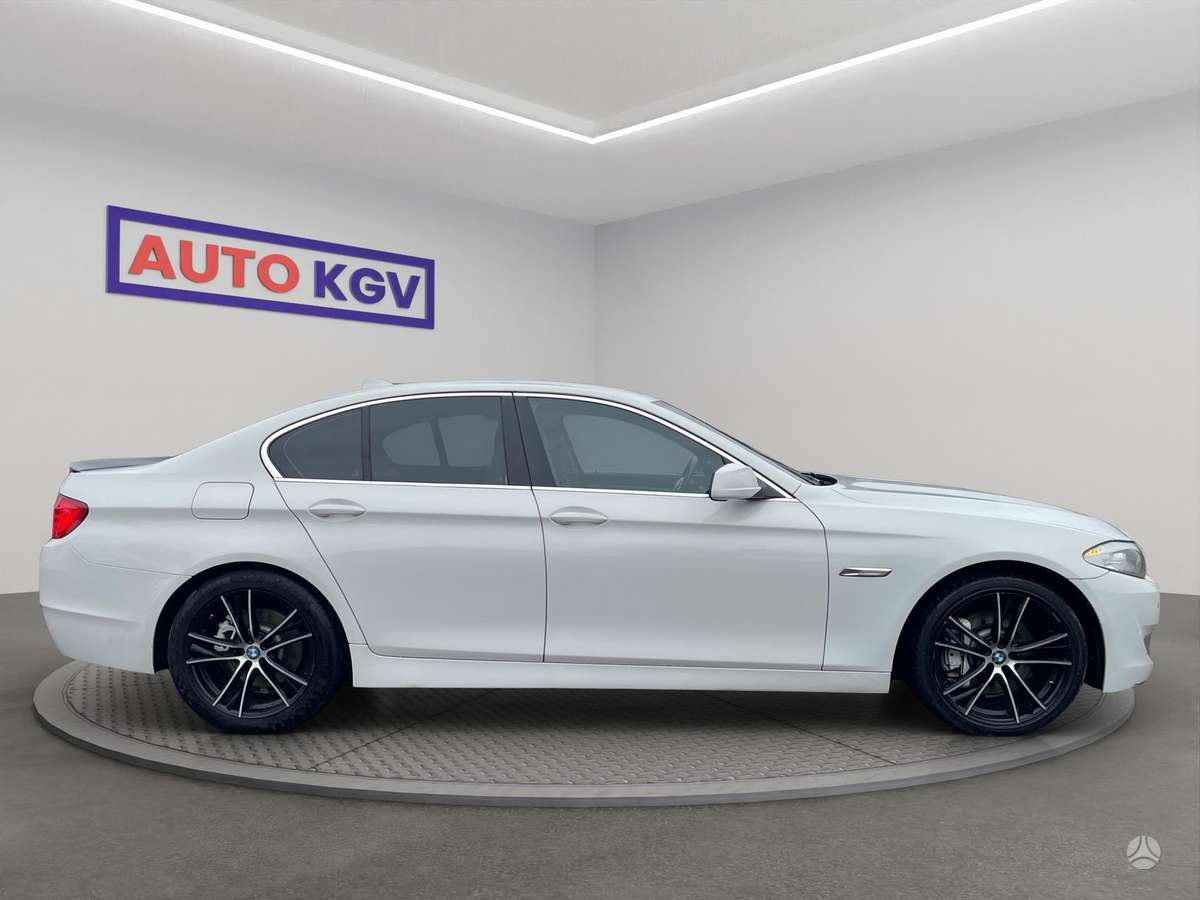 BMW 525, 3.0 l., Седан