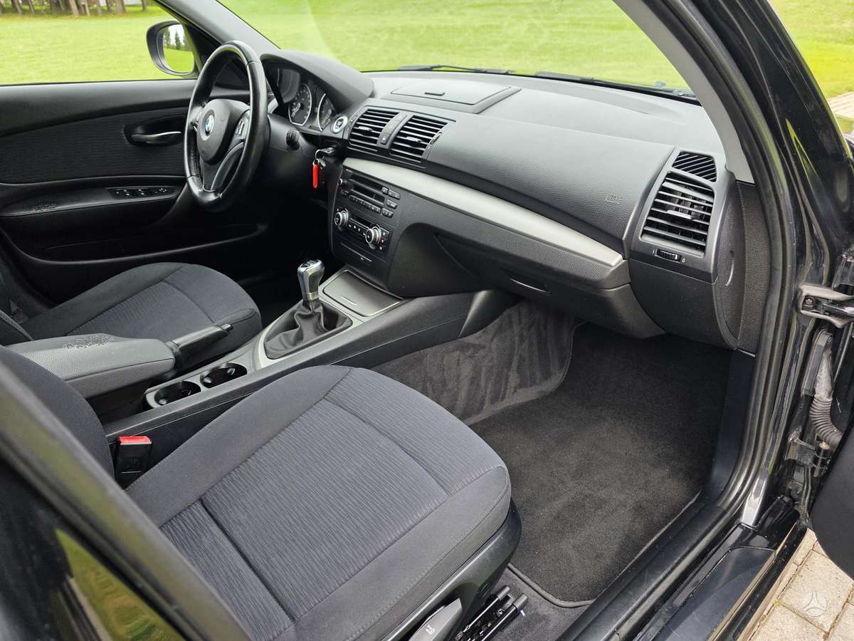 BMW 118, 2.0 l., hatchback