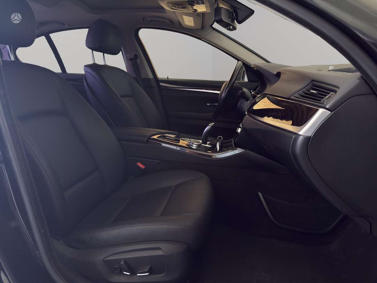 BMW 528, 2.0 l., Седан