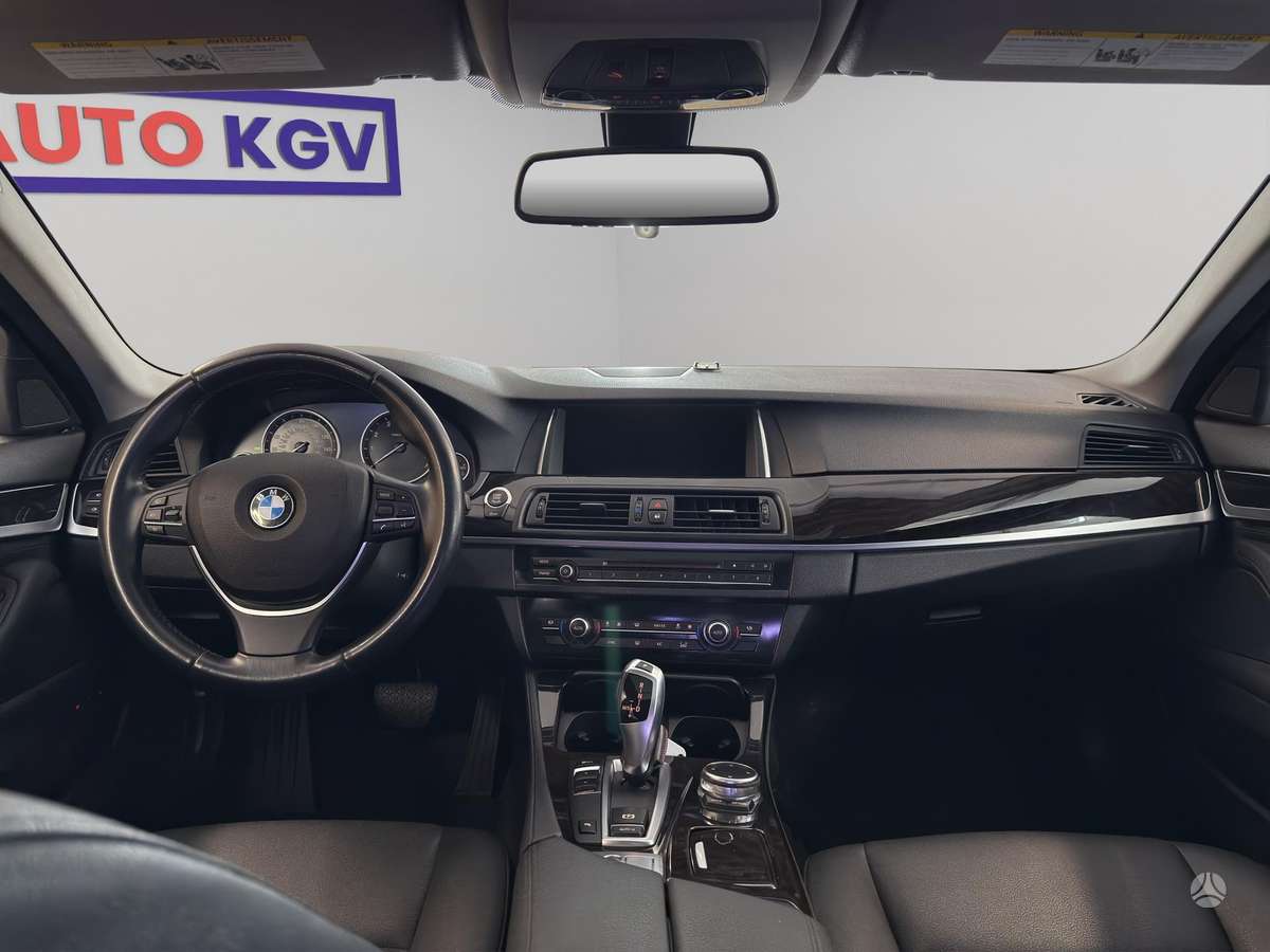 BMW 528, 2.0 l., Седан