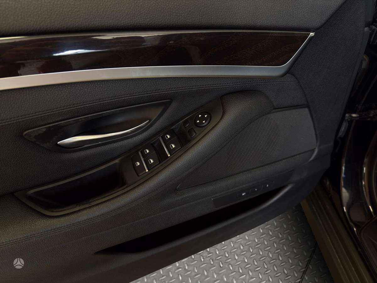 BMW 528, 2.0 l., Седан