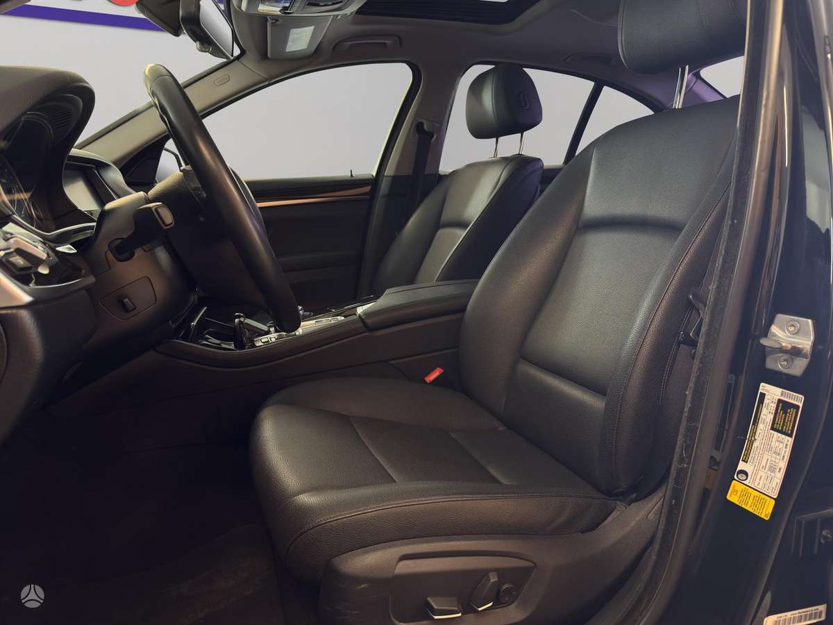 BMW 528, 2.0 l., Седан