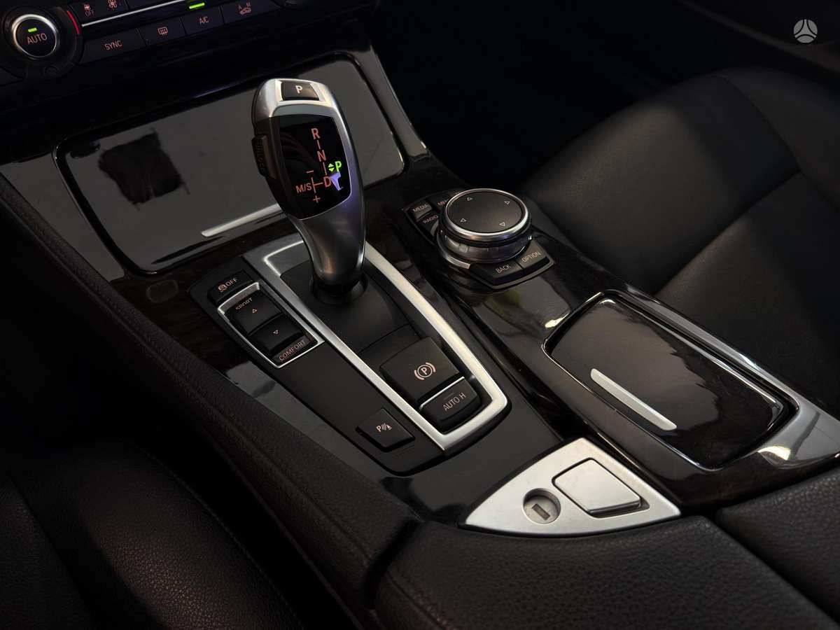 BMW 528, 2.0 l., Седан