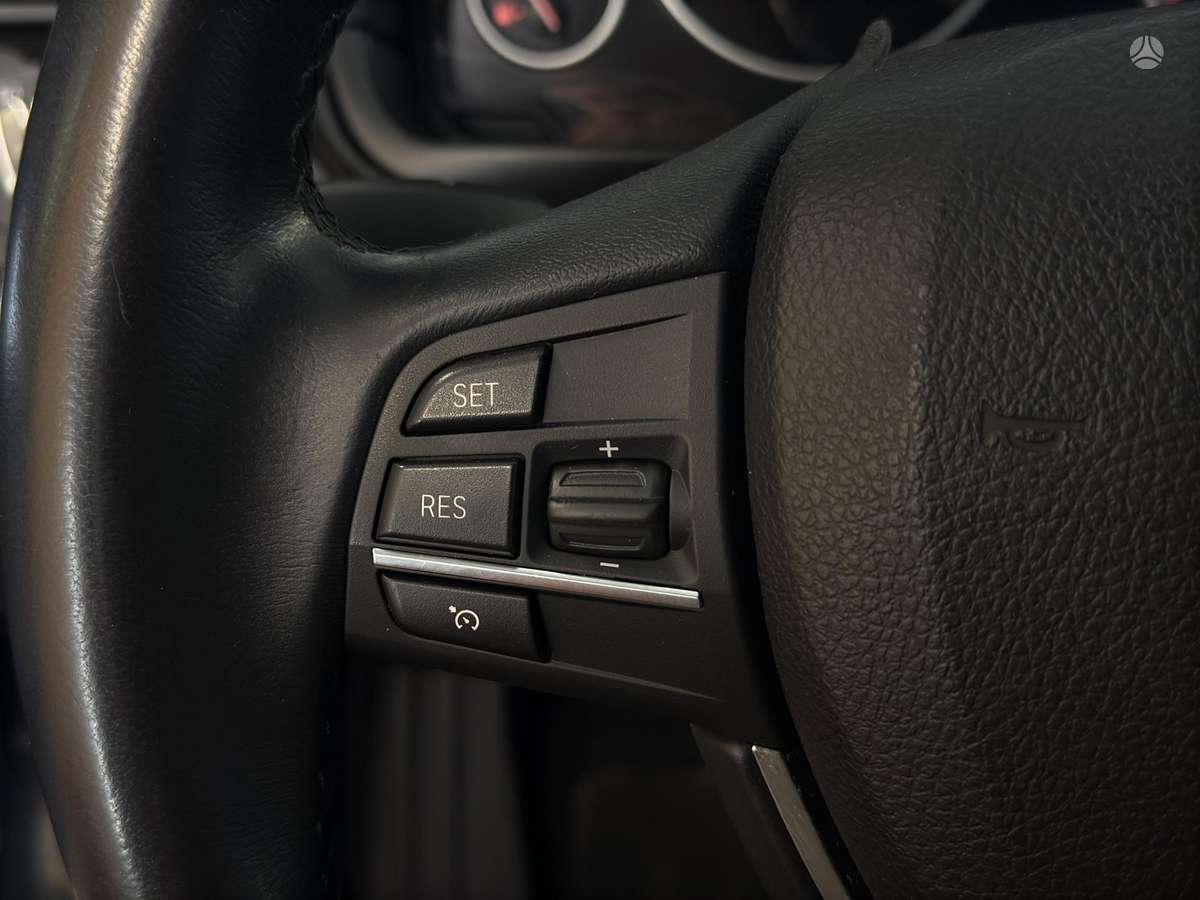 BMW 528, 2.0 l., Седан