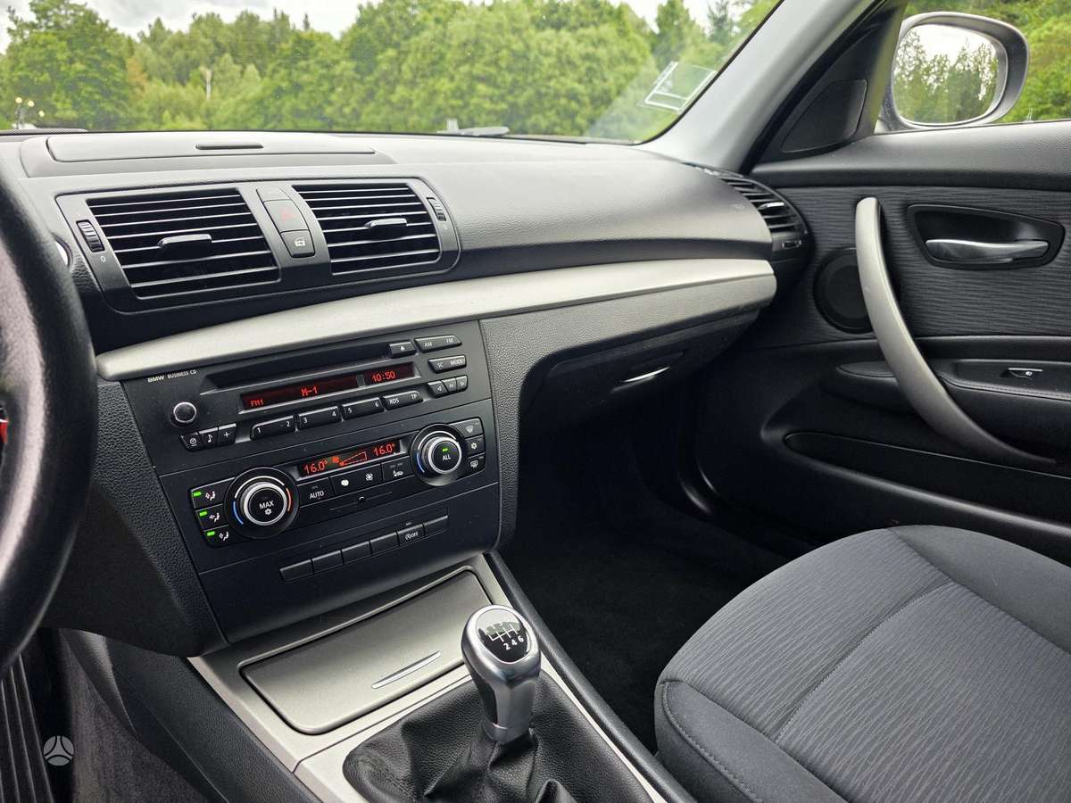 BMW 118, 2.0 l., hatchback