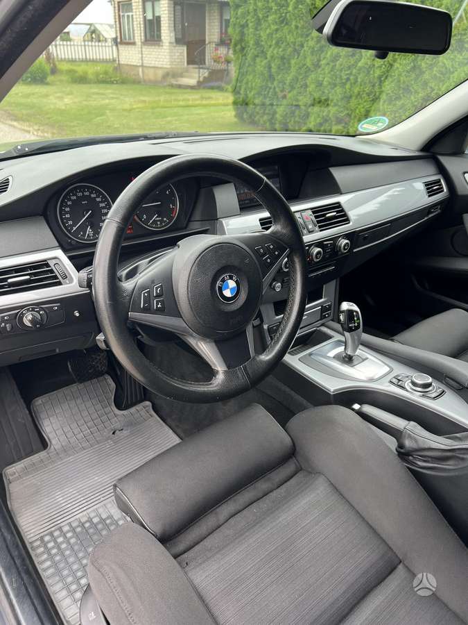 BMW 520, 2.0 l., Седан