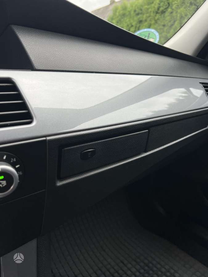 BMW 520, 2.0 l., Седан