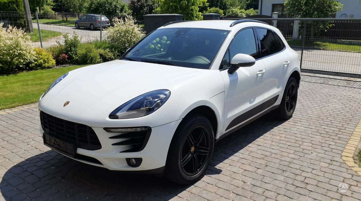 Porsche Macan - 1