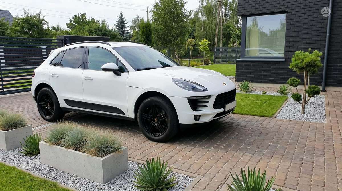 Porsche Macan - 2