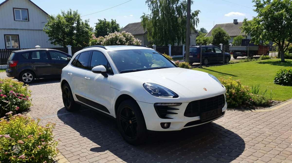 Porsche Macan - 3