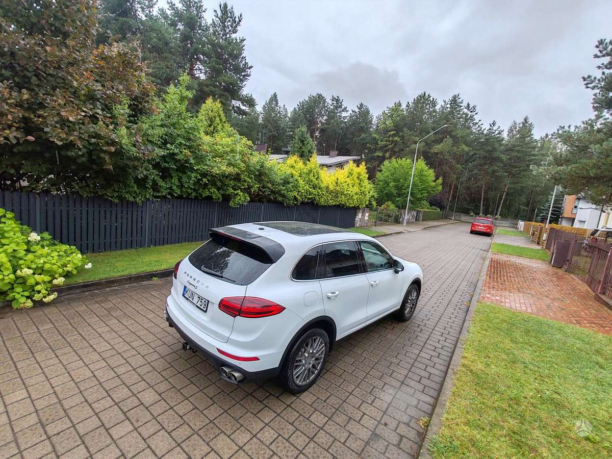 Porsche Cayenne - 5