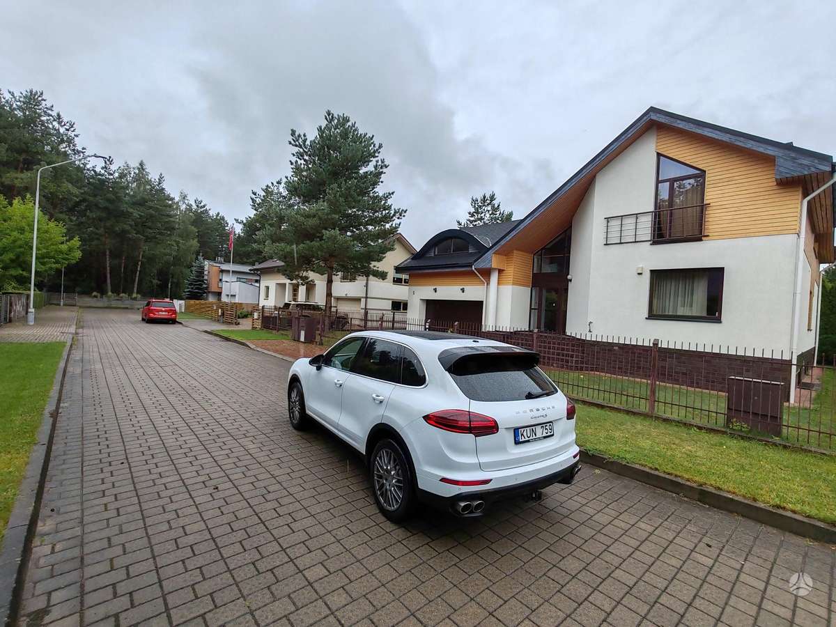 Porsche Cayenne - 7