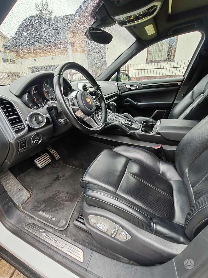 Porsche Cayenne - 9