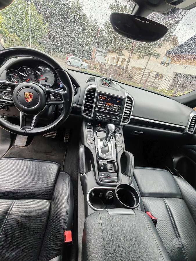 Porsche Cayenne - 11