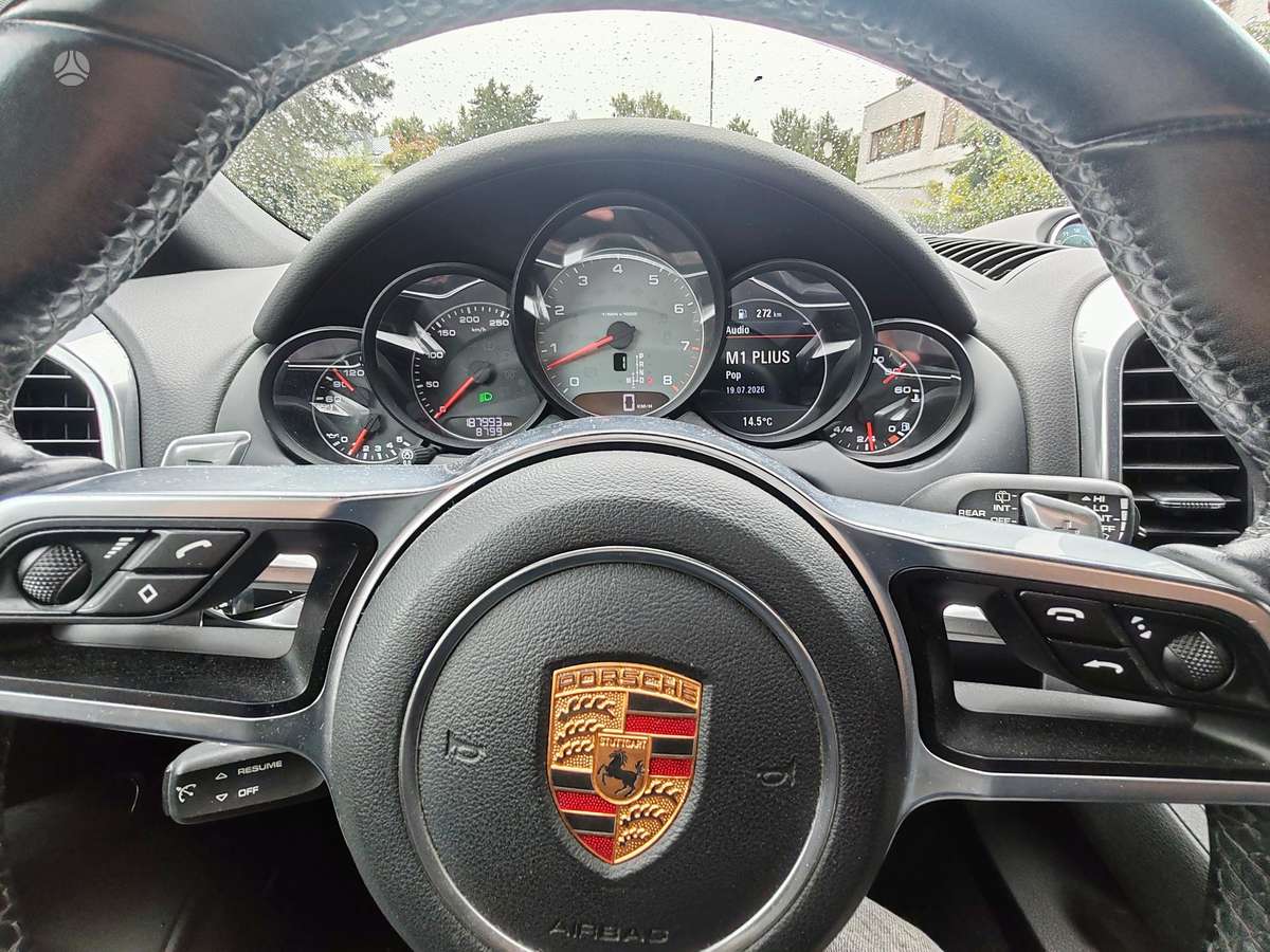 Porsche Cayenne - 12