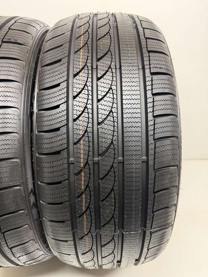 Minerva Ice Plus S210, winter 225/40 R19