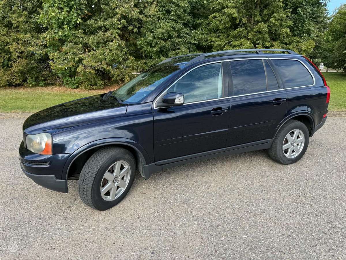 Volvo XC90 - 1