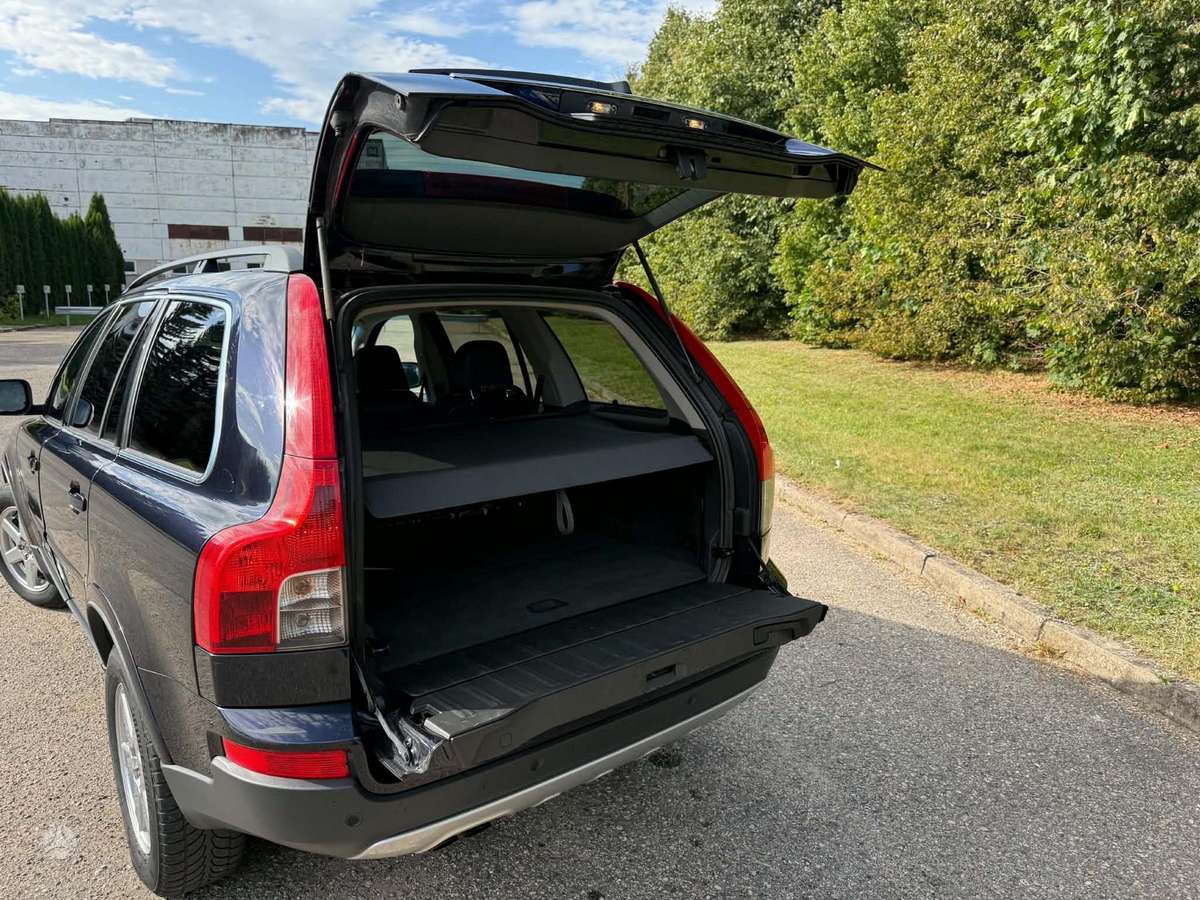 Volvo XC90 - 9