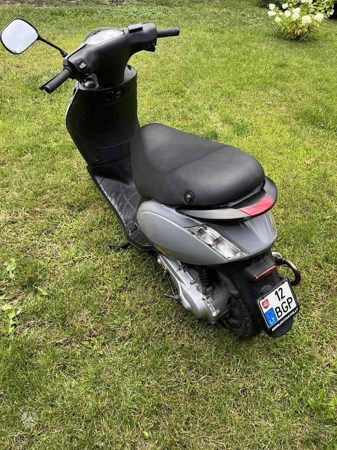Piaggio Zip 49cc, scooters / mopeds