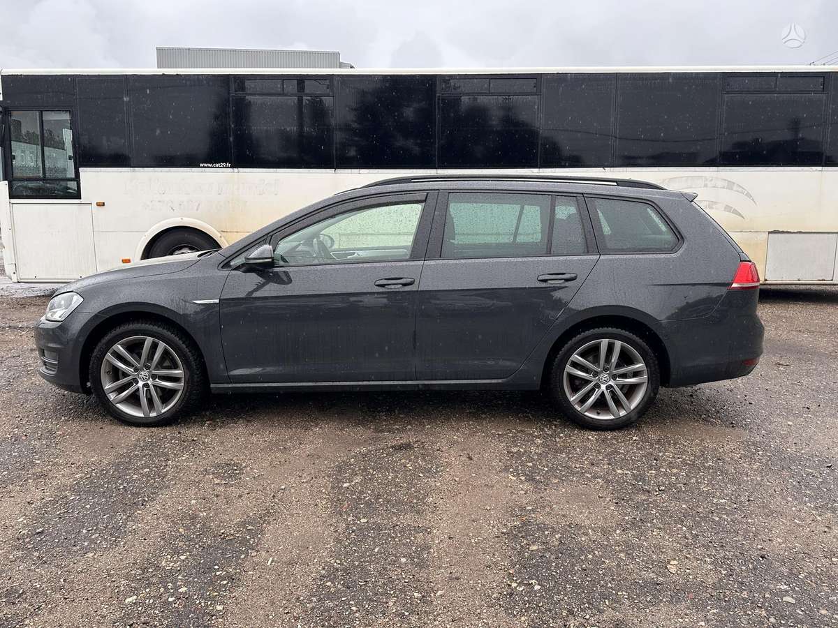 Volkswagen Golf - 4